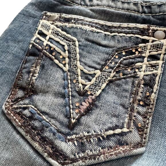 Vigoss Jeans Womens Sz 2 Blue Capri Embroidered pockets Skinny Boho Low Rise - Picture 13 of 16